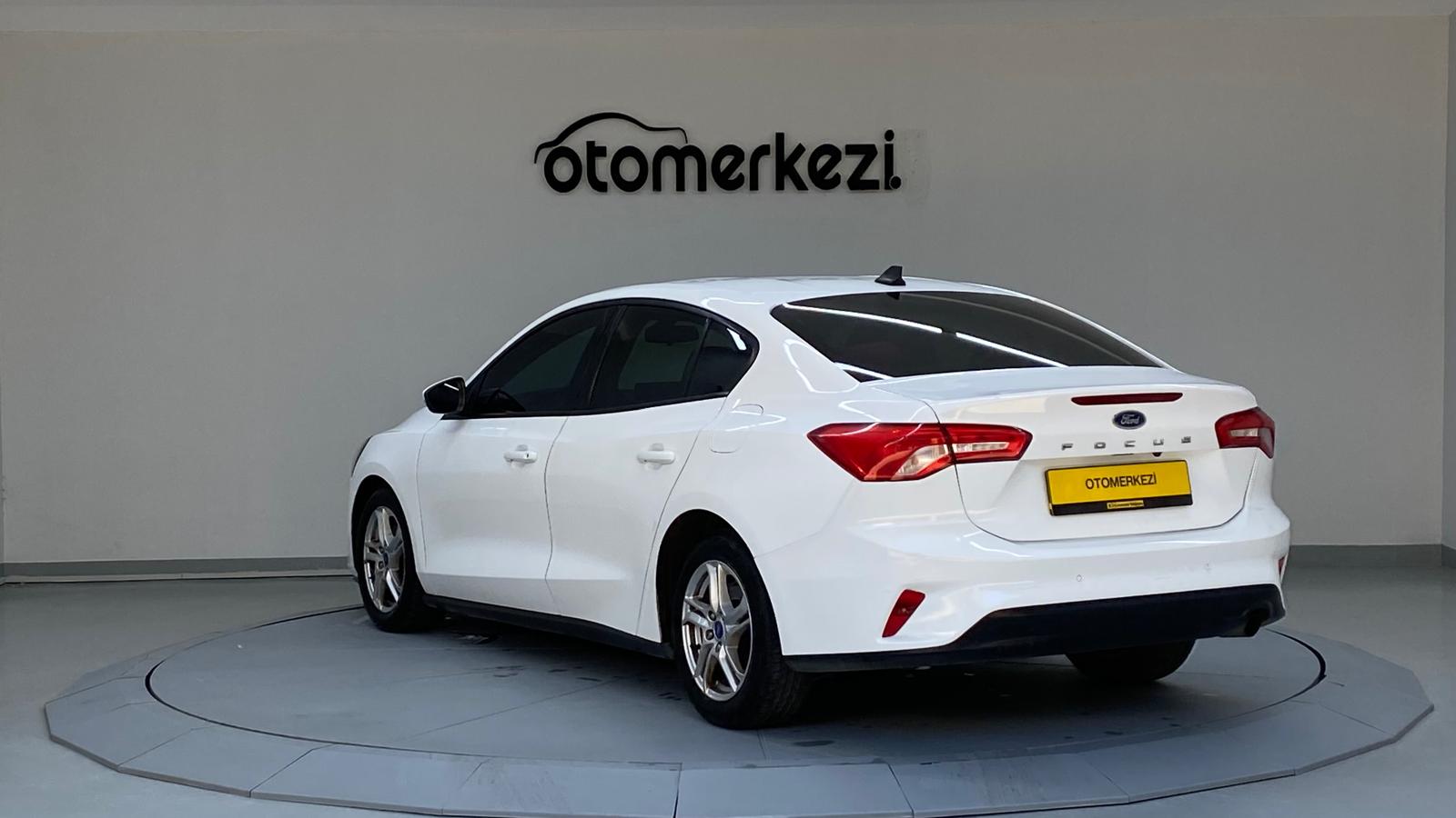 FORD FOCUS 22